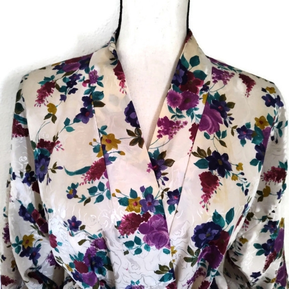 Floral Print Spring Kimono Robe One Size up to Size Large - Picture 2 of 4